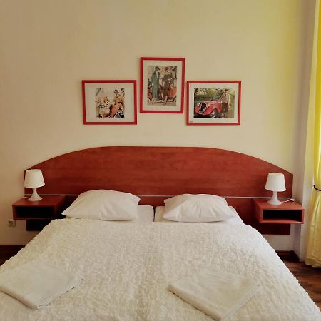 Apartment Amandment Praha Bagian luar foto