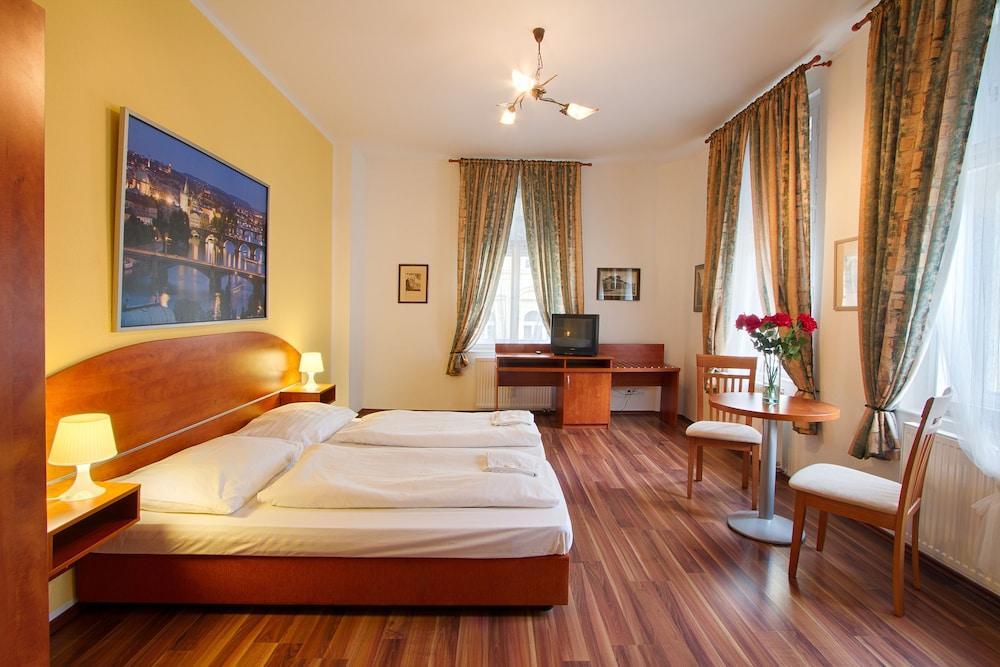 Apartment Amandment Praha Bagian luar foto