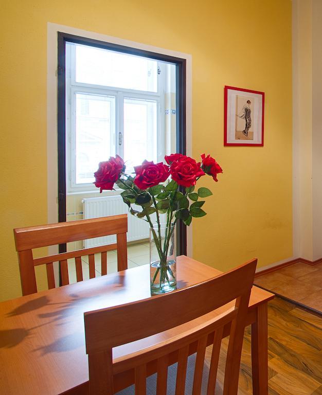 Apartment Amandment Praha Bagian luar foto