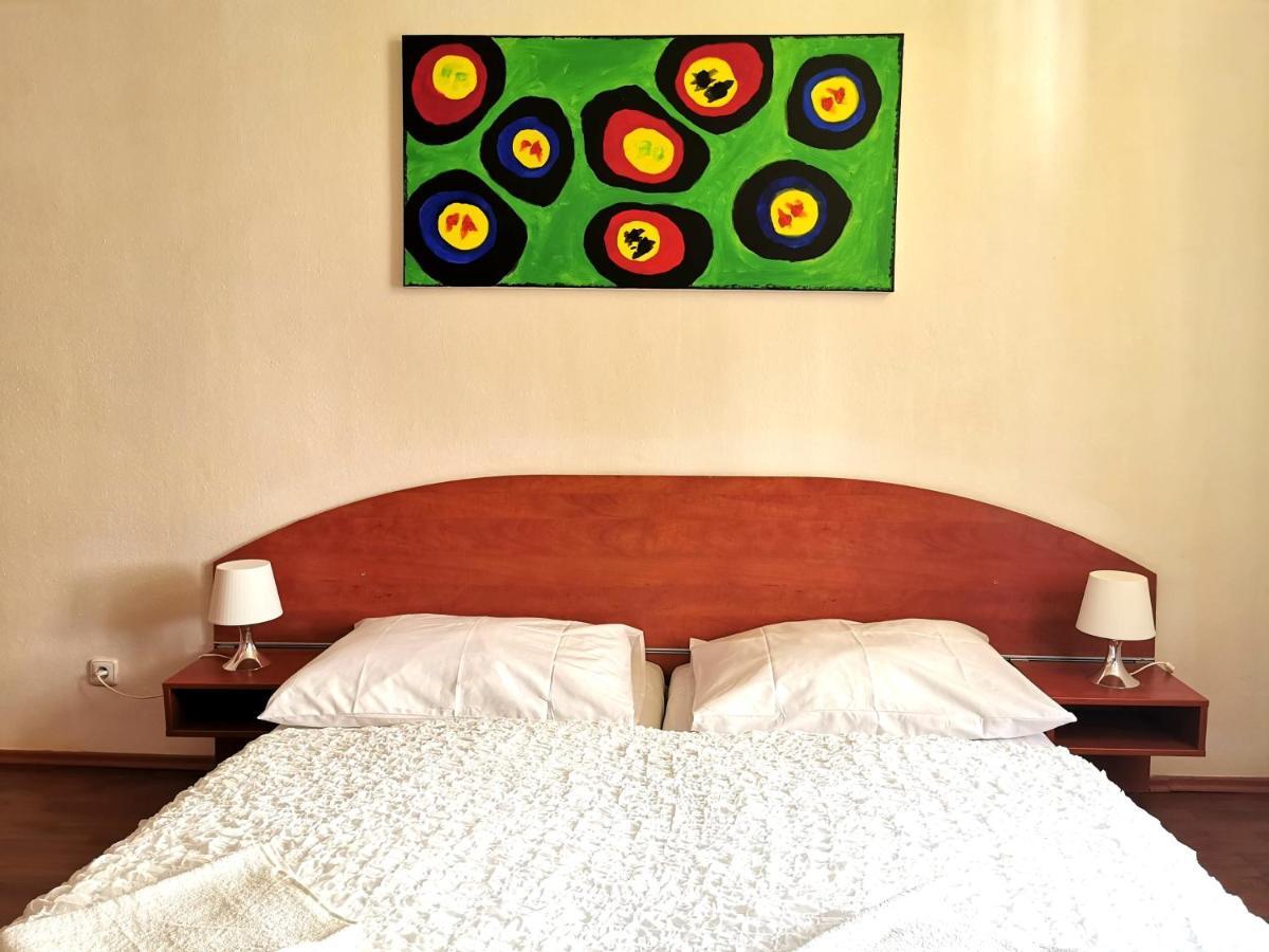 Apartment Amandment Praha Bagian luar foto