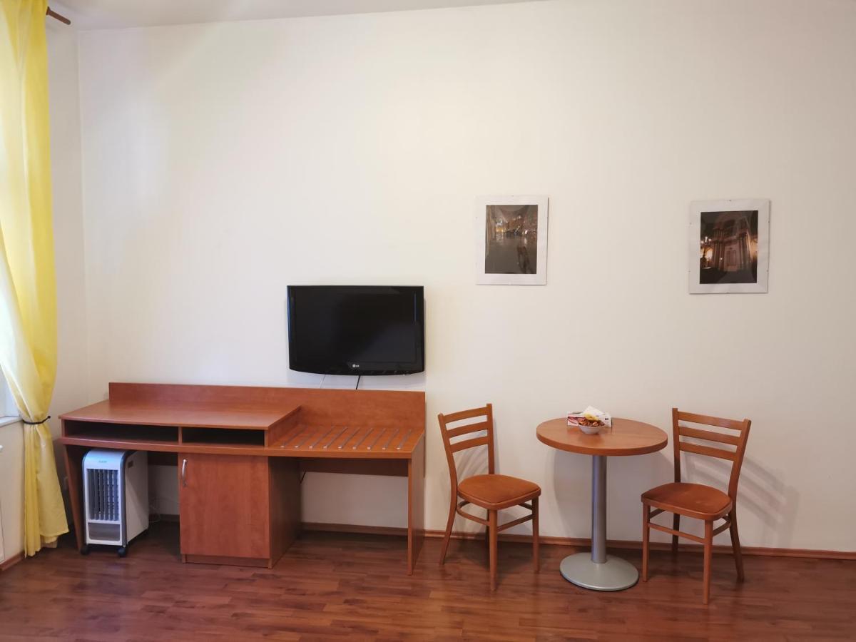 Apartment Amandment Praha Bagian luar foto